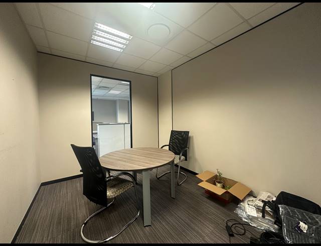 423M² OFFICE TO LET IN SANDTON CENTRAL